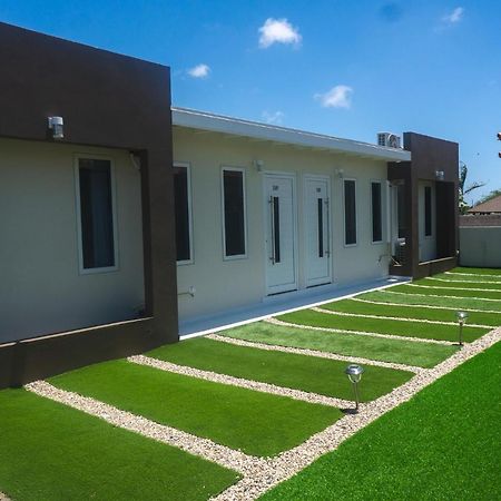 Pavia'S Centerpoint Oasis Leilighet Oranjestad Eksteriør bilde